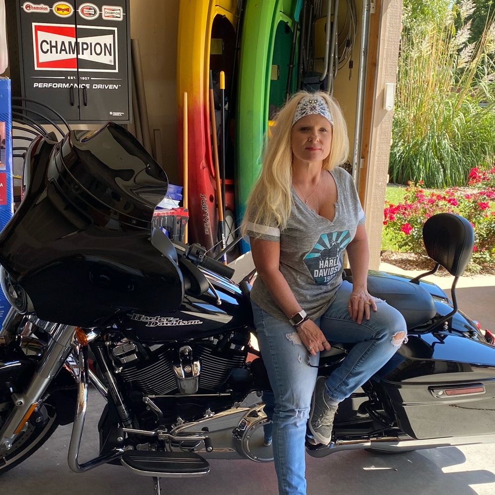 Meet your Posher, Desi